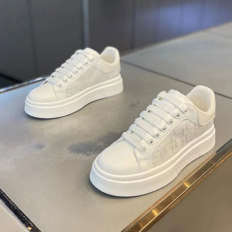 Summer New Board Shoes Designer Luxury White Sneakers for Men Lightweight Tennis Shoes Men Casual Sports Shoes Zapatos De Hombre Streetsharks