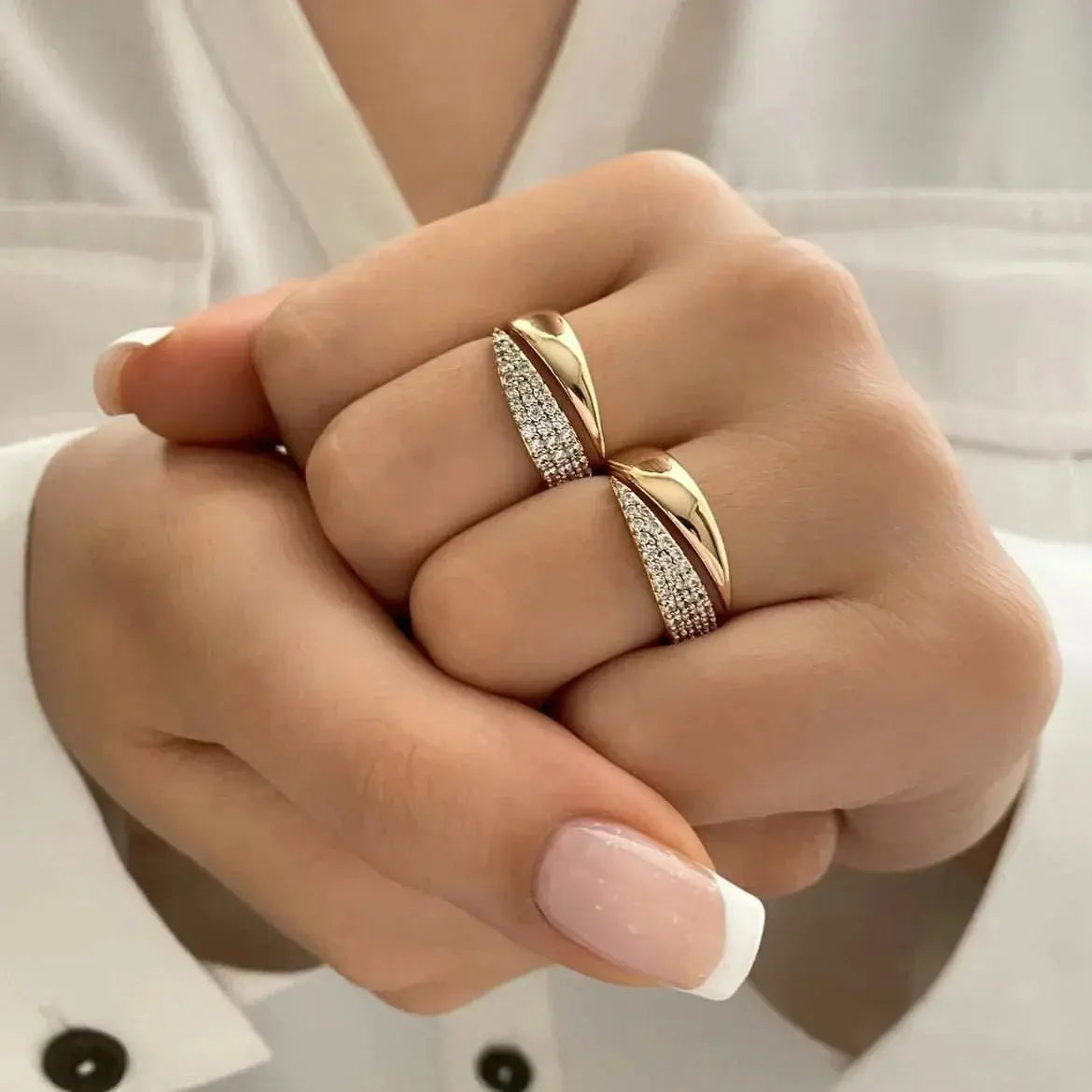 2024 Nwe Stainless Steel 18 K Gold Plated Sun Rings for Women Natural Stone Inlaid in Hollow Metal Texture Ring Trendy Jewelry Streetsharks