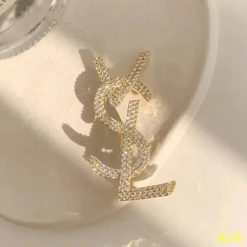 2025 Trendy Design Art Luxurys Letter Rhinestone Chest Brooches Women's Exquisite Chest Flower Pin Overcoat Sweater Accessory Streetsharks
