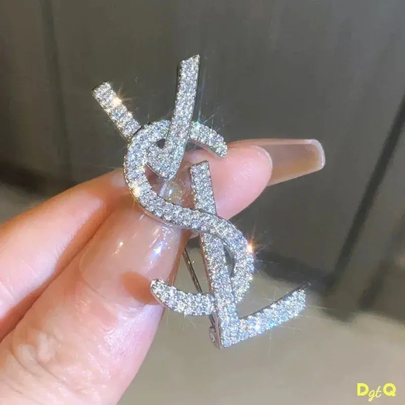 2025 Trendy Design Art Luxurys Letter Rhinestone Chest Brooches Women's Exquisite Chest Flower Pin Overcoat Sweater Accessory Streetsharks