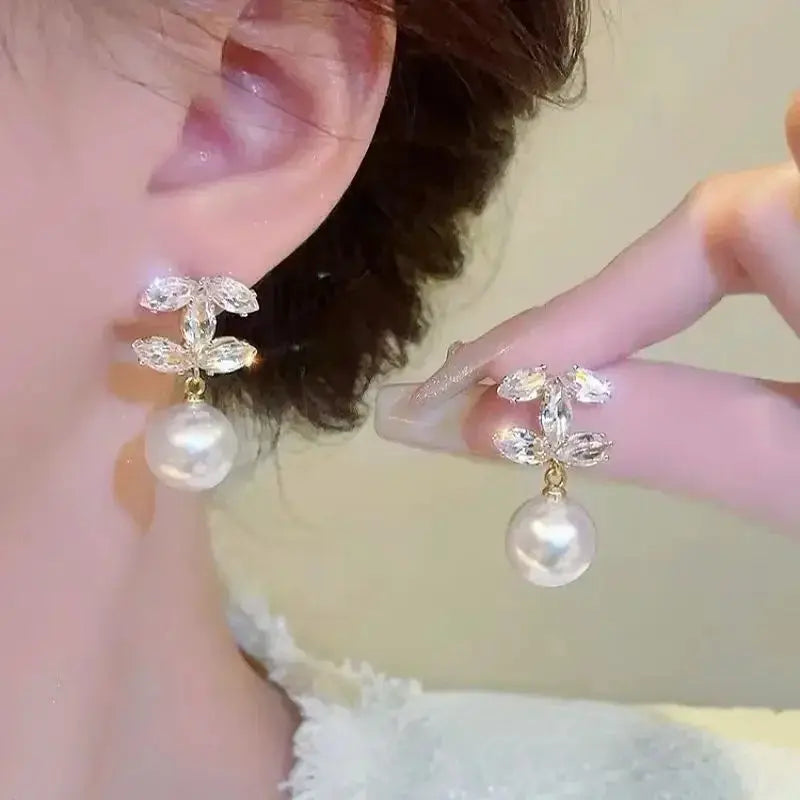 Fashion Trendy Cubic Zirconia Pearl Chic Earrings for Women Advanced Sense Shiny Letter Dangle Earrings Elegant Jewelry Gifts Streetsharks