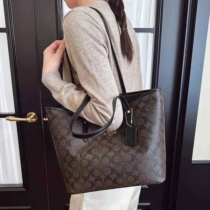Luxury Designer Women'S One Shoulder Handbag Printed Vintage Paris Fashion Tote Bags Large -Capacity Portable Bag Cluch Bag Purs