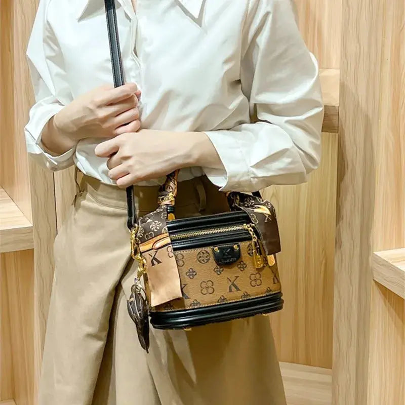 Luxury brand handbag 2025 new high-end designer box bag, bucket bag, single shoulder diagonal cross bag, fashionable luxecrown.co.uk