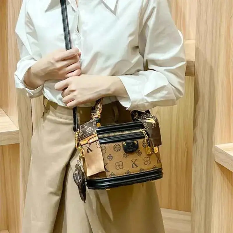 Luxury brand handbag 2025 new high-end designer box bag, bucket bag, single shoulder diagonal cross bag, fashionable