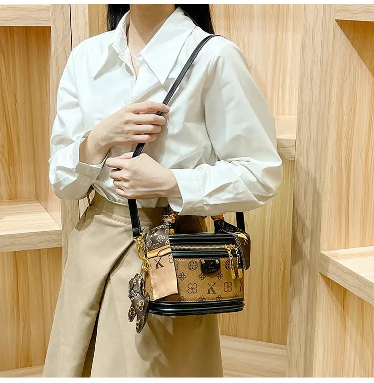 Luxury brand handbag 2025 new high-end designer box bag, bucket bag, single shoulder diagonal cross bag, fashionable luxecrown.co.uk