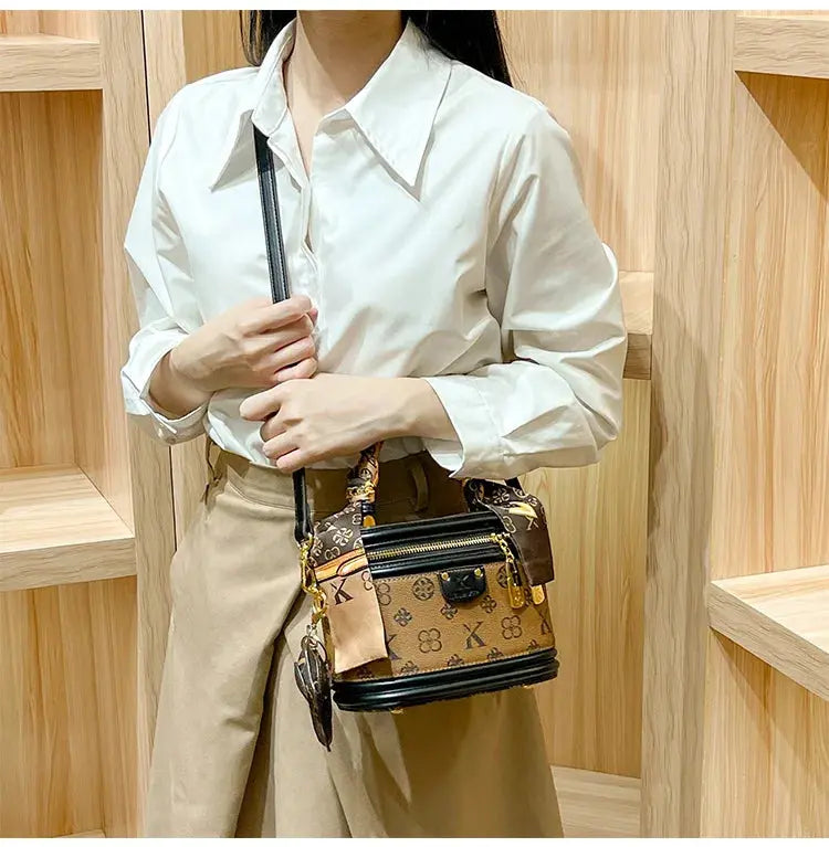 Luxury brand handbag 2025 new high-end designer box bag, bucket bag, single shoulder diagonal cross bag, fashionable luxecrown.co.uk