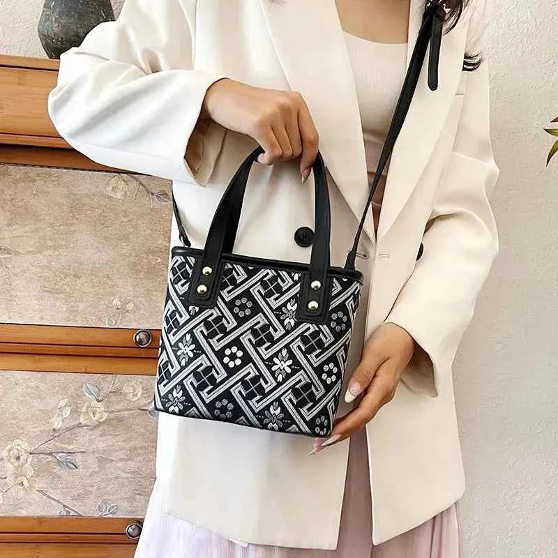 New Ethnic Style Wanji Pattern Bucket Bag Casual Crossbody Lightweight Luxury Urban Simple PU Leather Fashion Handbag