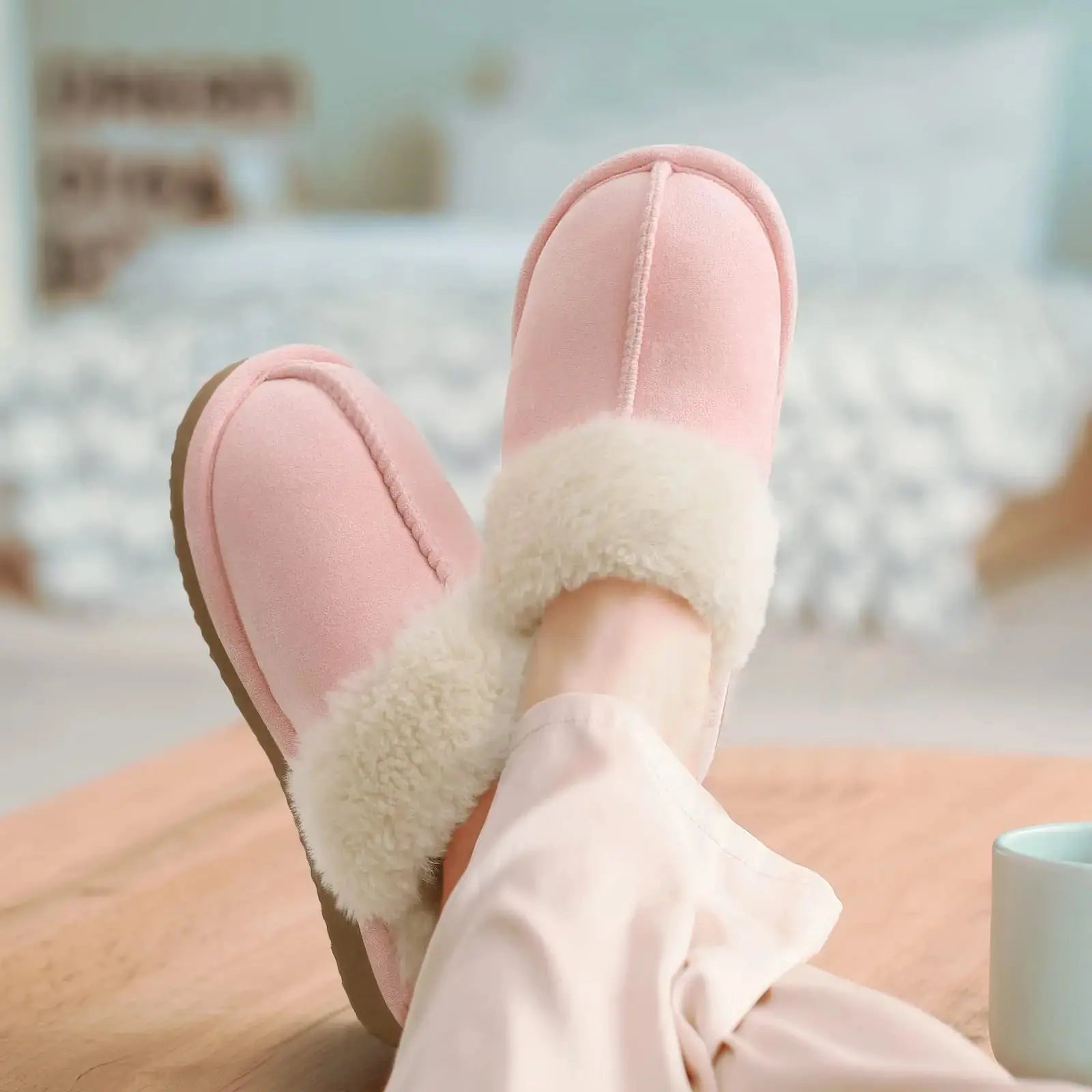 New Winter Fuzzy Women Slippers Indoor Soft House Shoes Fashion Brand Fluffy Suede Women Shoes Outdoor Antiskid Flat Slippers Streetsharks