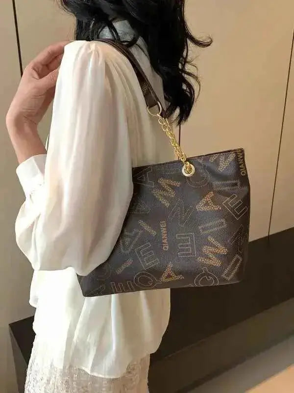 Stylish Commuter Handbag Retro Casual Tote Bag Women's Trend Spring New Large Capacity Street Style PU Material Zipper Opening