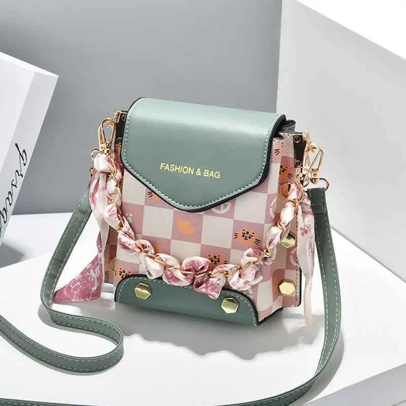 Wear-resistant PU leather mini single-shoulder bag for women, flip cover cartoon square graffiti crossbody bag