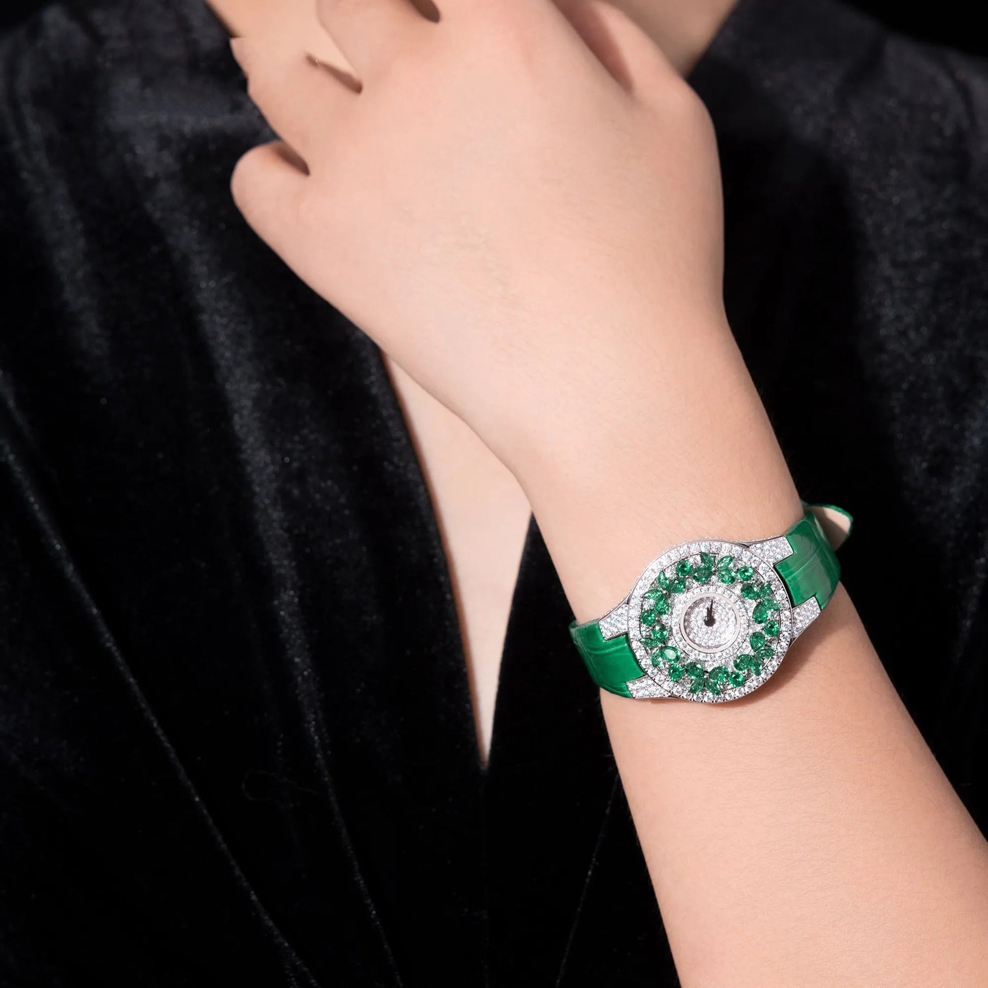 Luxury Brand Woman Watch Qualities Diamond Emerald Watches Ladies Leather Brcalaet Elegant Montre Femme watch for women luxecrown.co.uk