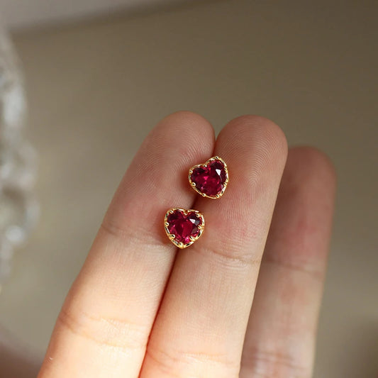 Huitan Charming Heart Red Zirconia Pierced Earrings Bridal Wedding Jewelry Chic Ear Stud Graceful Lady Engagement Accessories