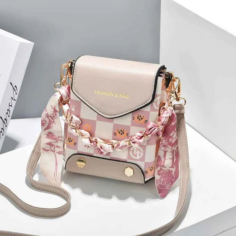 Wear-resistant PU leather mini single-shoulder bag for women, flip cover cartoon square graffiti crossbody bag