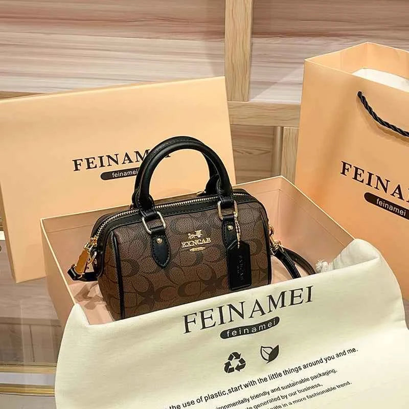Light luxury brand Boston handbag women's 2026 autumn and winter new crossbody bag retro high-end single shoulder handbag