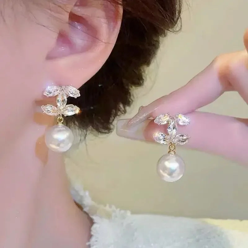 Fashion Trendy Cubic Zirconia Pearl Chic Earrings for Women Advanced Sense Shiny Letter Dangle Earrings Elegant Jewelry Gifts Streetsharks