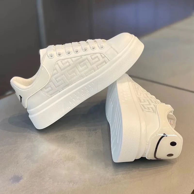 Summer New Board Shoes Designer Luxury White Sneakers for Men Lightweight Tennis Shoes Men Casual Sports Shoes Zapatos De Hombre Streetsharks