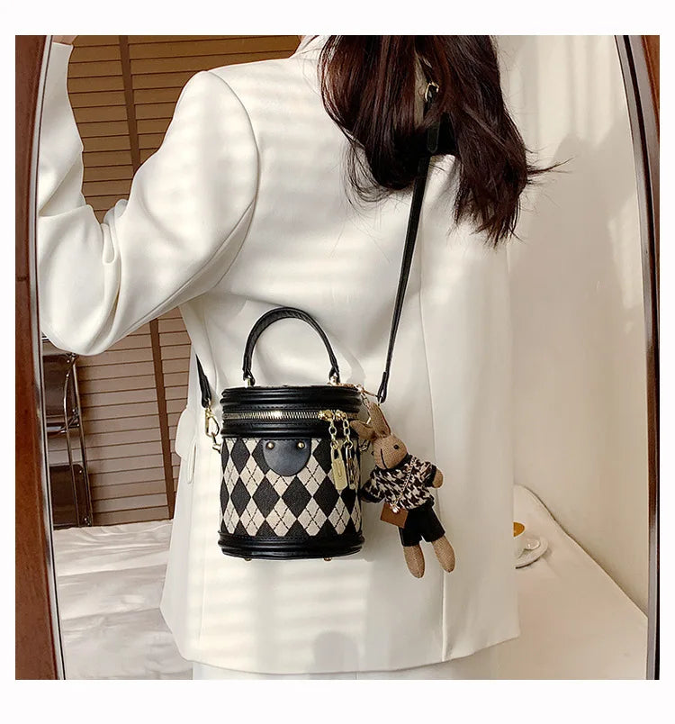 Women's Bag for Women Fashion Luxury Designer Zipper Small Handbags For Women Leather Bucket Shoulder Bag 2023 New Trend Pendant Streetsharks