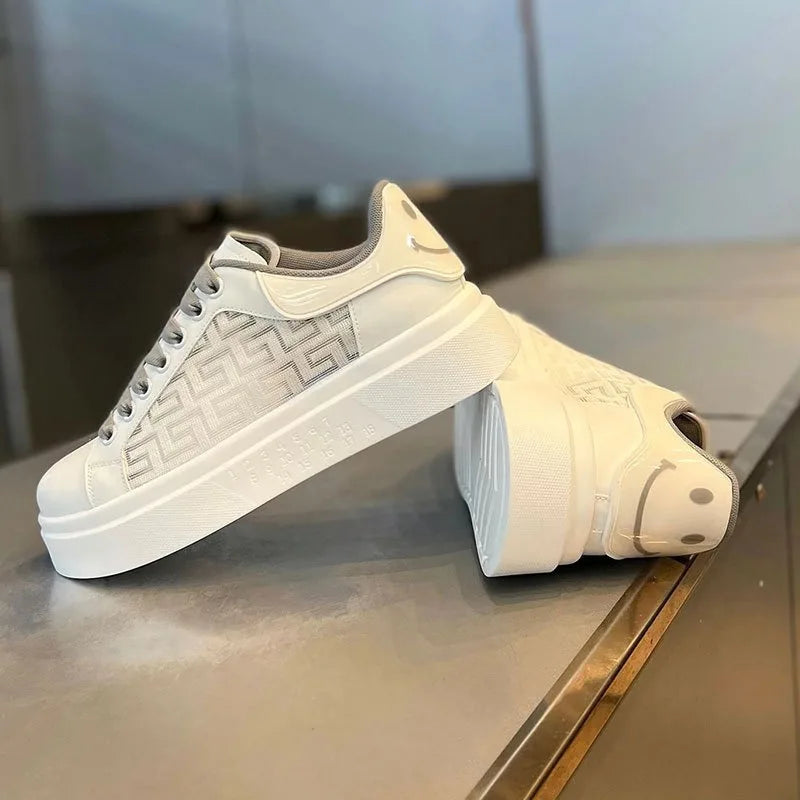 Summer New Board Shoes Designer Luxury White Sneakers for Men Lightweight Tennis Shoes Men Casual Sports Shoes Zapatos De Hombre Streetsharks