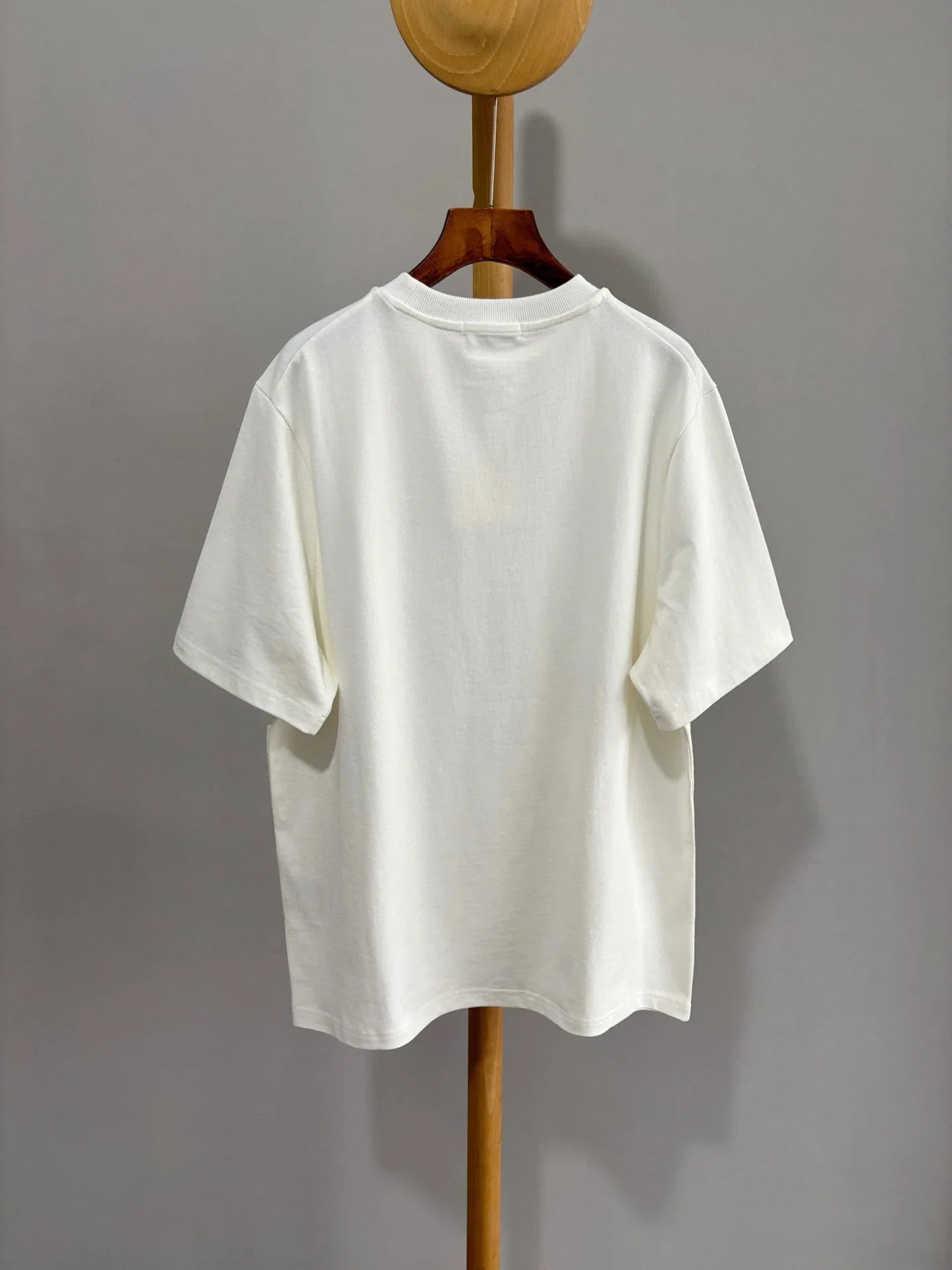 Luxury Women Basic Long Sleeve T Shirt 2025 Vintage Inspired Elegant Y2K Crop Top Fashion Wear luxecrown.co.uk