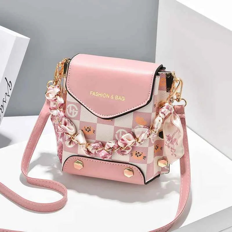 Wear-resistant PU leather mini single-shoulder bag for women, flip cover cartoon square graffiti crossbody bag