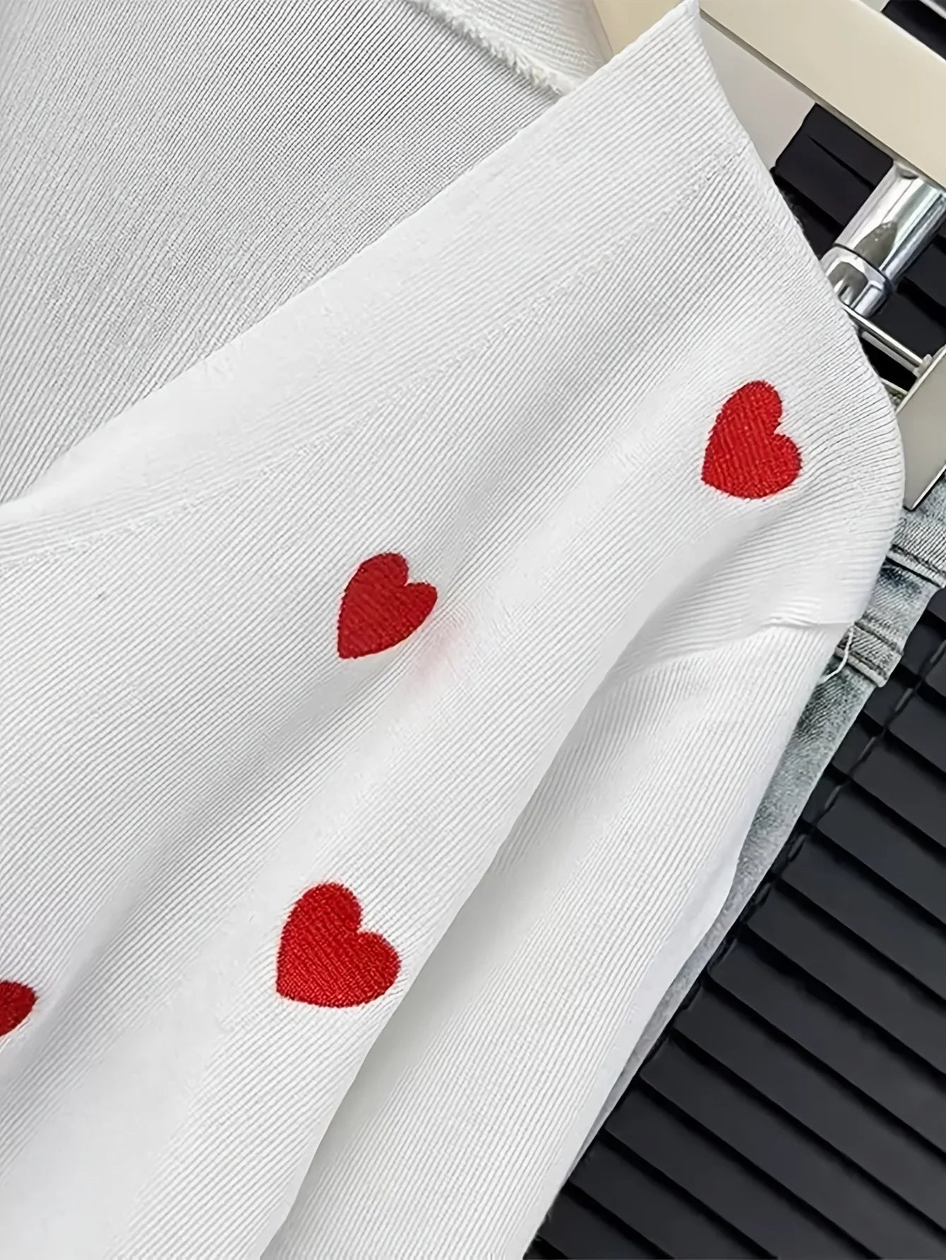 Sweater Women Knitted Coats Fashion V-neck Slim Versatile Heart Button Cardigan Autumn Office Lady Chic Long Sleeve Outerwear