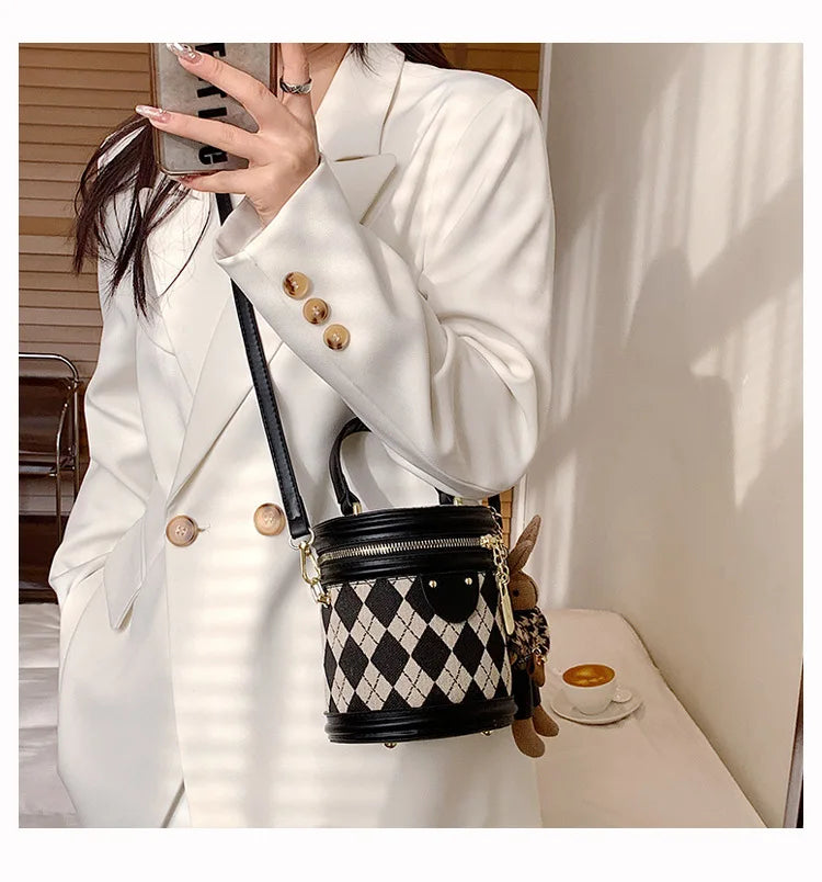 Women's Bag for Women Fashion Luxury Designer Zipper Small Handbags For Women Leather Bucket Shoulder Bag 2023 New Trend Pendant Streetsharks