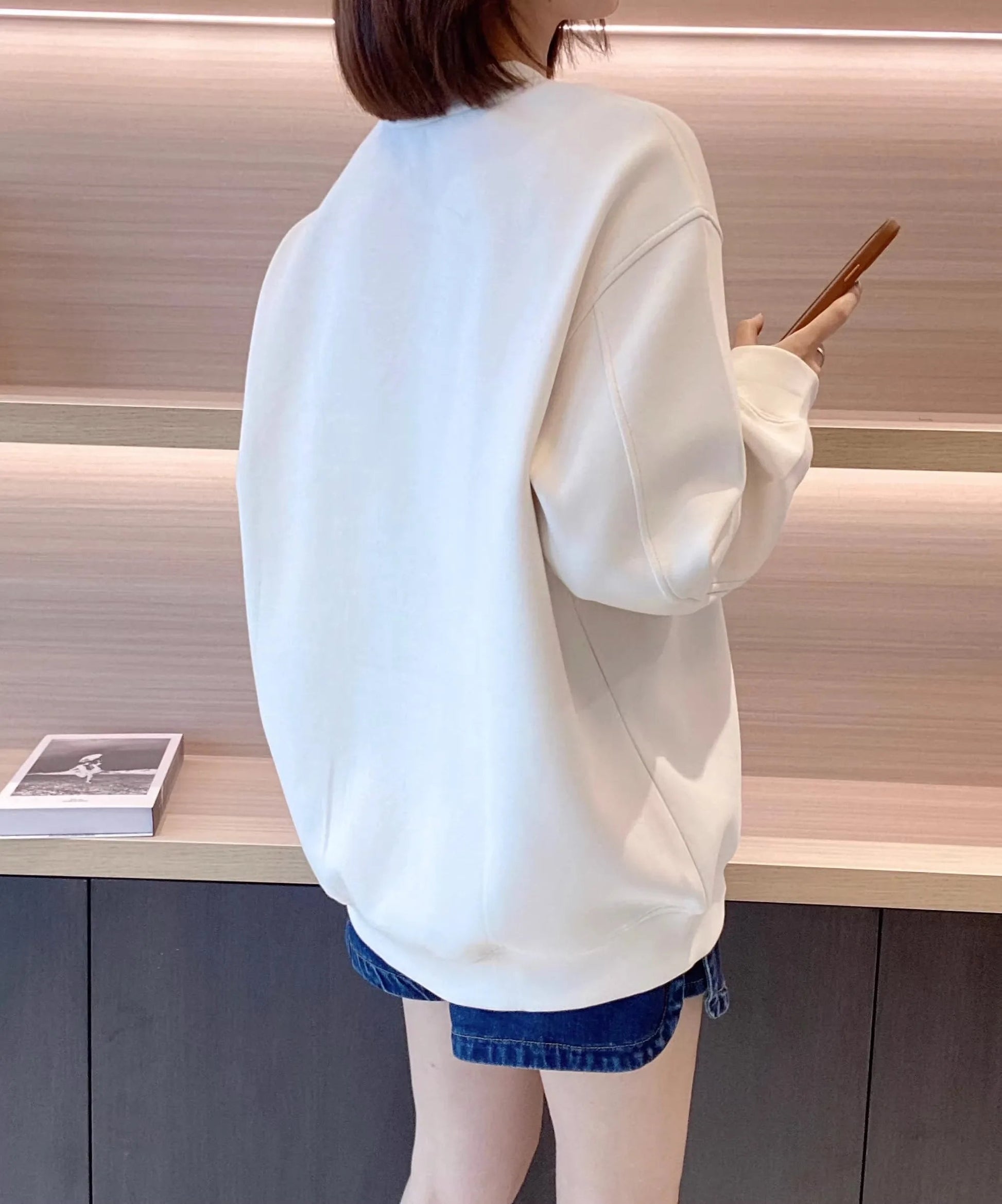 Luxury Brand Tiger Print Spring Autumn and Winter Fashion Loose Round Neck Pullover Sweater Women's Velvet Thicker Streetsharks