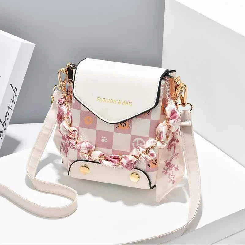 Wear-resistant PU leather mini single-shoulder bag for women, flip cover cartoon square graffiti crossbody bag