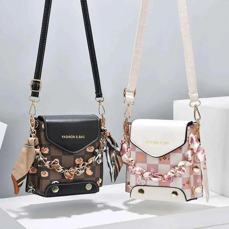 Wear-resistant PU leather mini single-shoulder bag for women, flip cover cartoon square graffiti crossbody bag