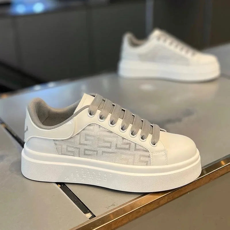 Summer New Board Shoes Designer Luxury White Sneakers for Men Lightweight Tennis Shoes Men Casual Sports Shoes Zapatos De Hombre Streetsharks