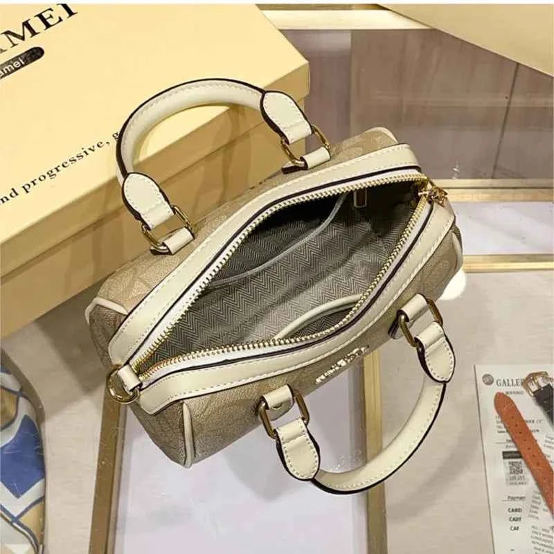 Light luxury brand Boston handbag women's 2026 autumn and winter new crossbody bag retro high-end single shoulder handbag