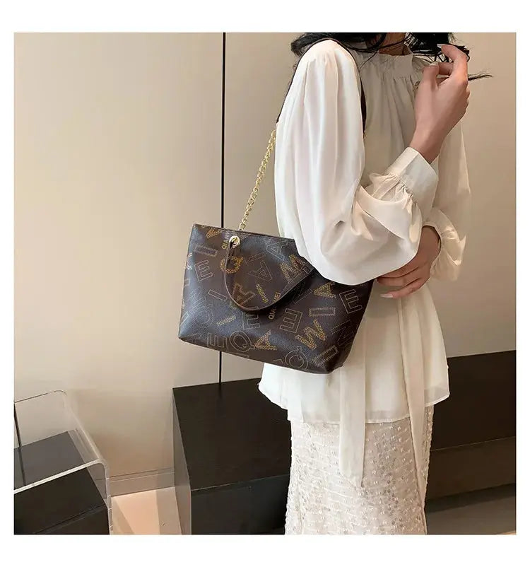 Stylish Commuter Handbag Retro Casual Tote Bag Women's Trend Spring New Large Capacity Street Style PU Material Zipper Opening luxecrown.co.uk