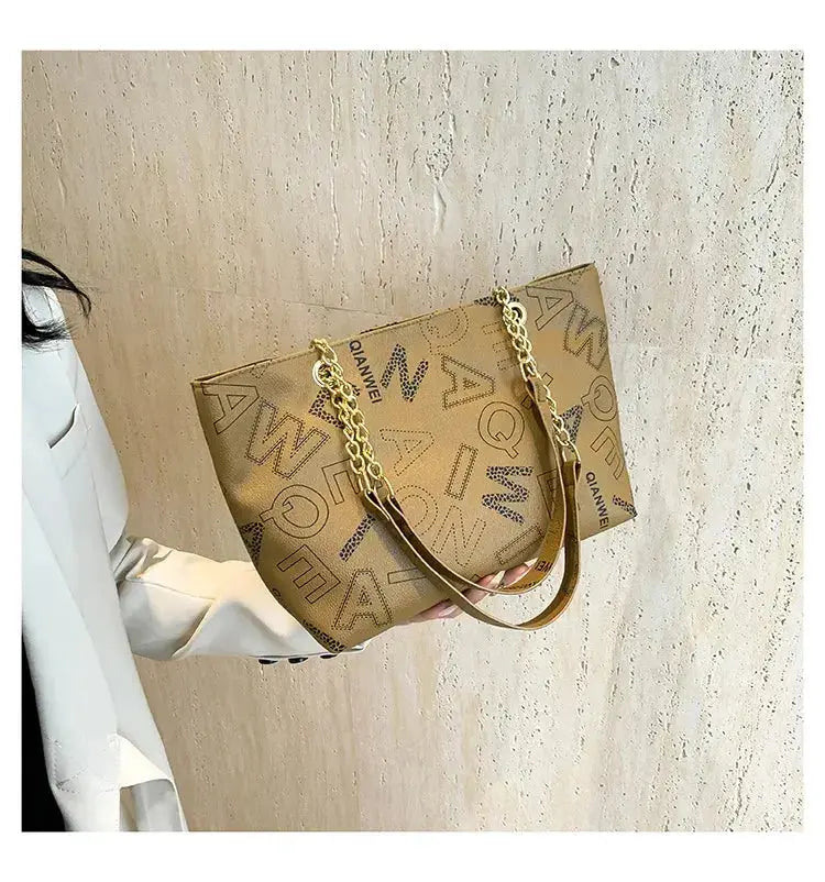 Stylish Commuter Handbag Retro Casual Tote Bag Women's Trend Spring New Large Capacity Street Style PU Material Zipper Opening luxecrown.co.uk