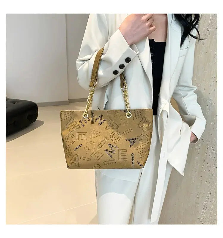 Stylish Commuter Handbag Retro Casual Tote Bag Women's Trend Spring New Large Capacity Street Style PU Material Zipper Opening luxecrown.co.uk