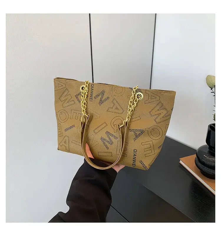 Stylish Commuter Handbag Retro Casual Tote Bag Women's Trend Spring New Large Capacity Street Style PU Material Zipper Opening luxecrown.co.uk
