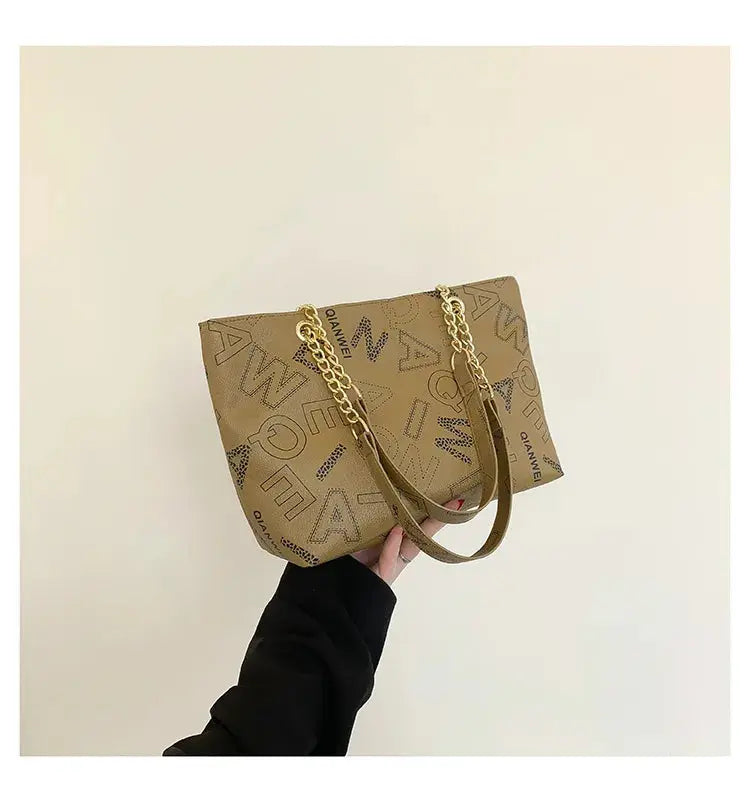 Stylish Commuter Handbag Retro Casual Tote Bag Women's Trend Spring New Large Capacity Street Style PU Material Zipper Opening luxecrown.co.uk