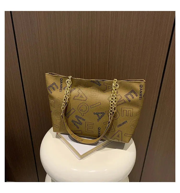 Stylish Commuter Handbag Retro Casual Tote Bag Women's Trend Spring New Large Capacity Street Style PU Material Zipper Opening luxecrown.co.uk