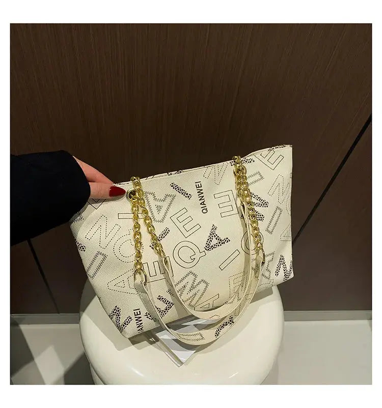 Stylish Commuter Handbag Retro Casual Tote Bag Women's Trend Spring New Large Capacity Street Style PU Material Zipper Opening luxecrown.co.uk