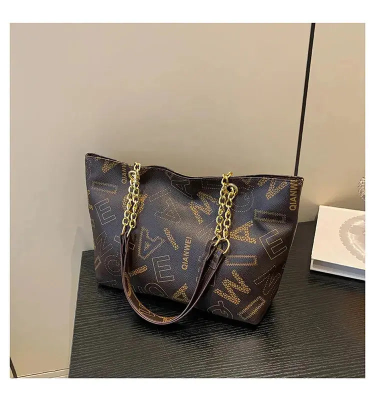 Stylish Commuter Handbag Retro Casual Tote Bag Women's Trend Spring New Large Capacity Street Style PU Material Zipper Opening luxecrown.co.uk