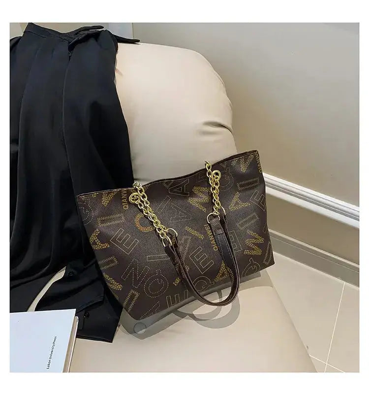 Stylish Commuter Handbag Retro Casual Tote Bag Women's Trend Spring New Large Capacity Street Style PU Material Zipper Opening luxecrown.co.uk
