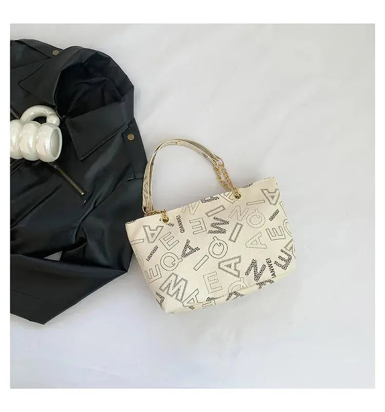 Stylish Commuter Handbag Retro Casual Tote Bag Women's Trend Spring New Large Capacity Street Style PU Material Zipper Opening luxecrown.co.uk