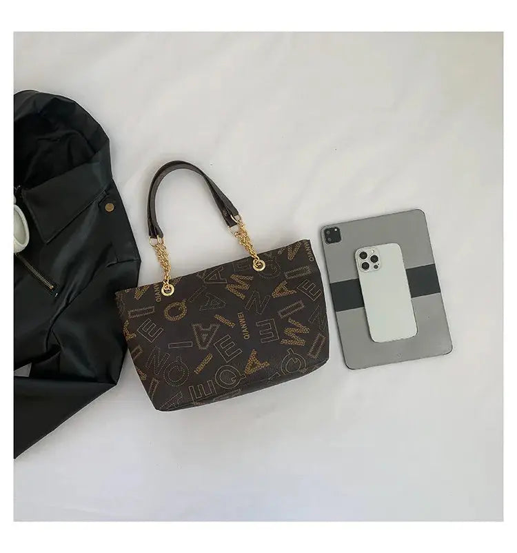 Stylish Commuter Handbag Retro Casual Tote Bag Women's Trend Spring New Large Capacity Street Style PU Material Zipper Opening luxecrown.co.uk