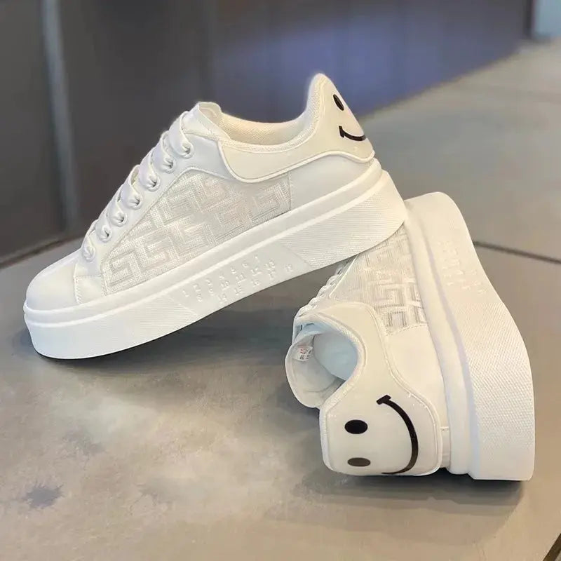 Summer New Board Shoes Designer Luxury White Sneakers for Men Lightweight Tennis Shoes Men Casual Sports Shoes Zapatos De Hombre Streetsharks