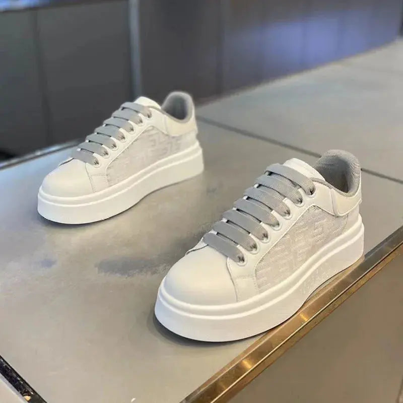 Summer New Board Shoes Designer Luxury White Sneakers for Men Lightweight Tennis Shoes Men Casual Sports Shoes Zapatos De Hombre Streetsharks