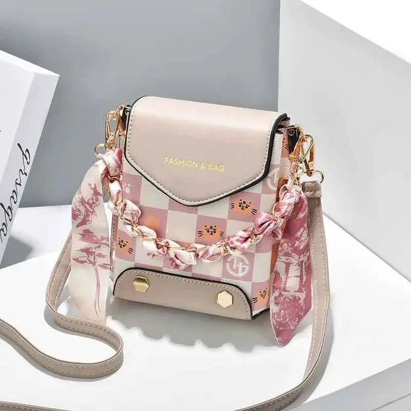 Wear-resistant PU leather mini single-shoulder bag for women, flip cover cartoon square graffiti crossbody bag