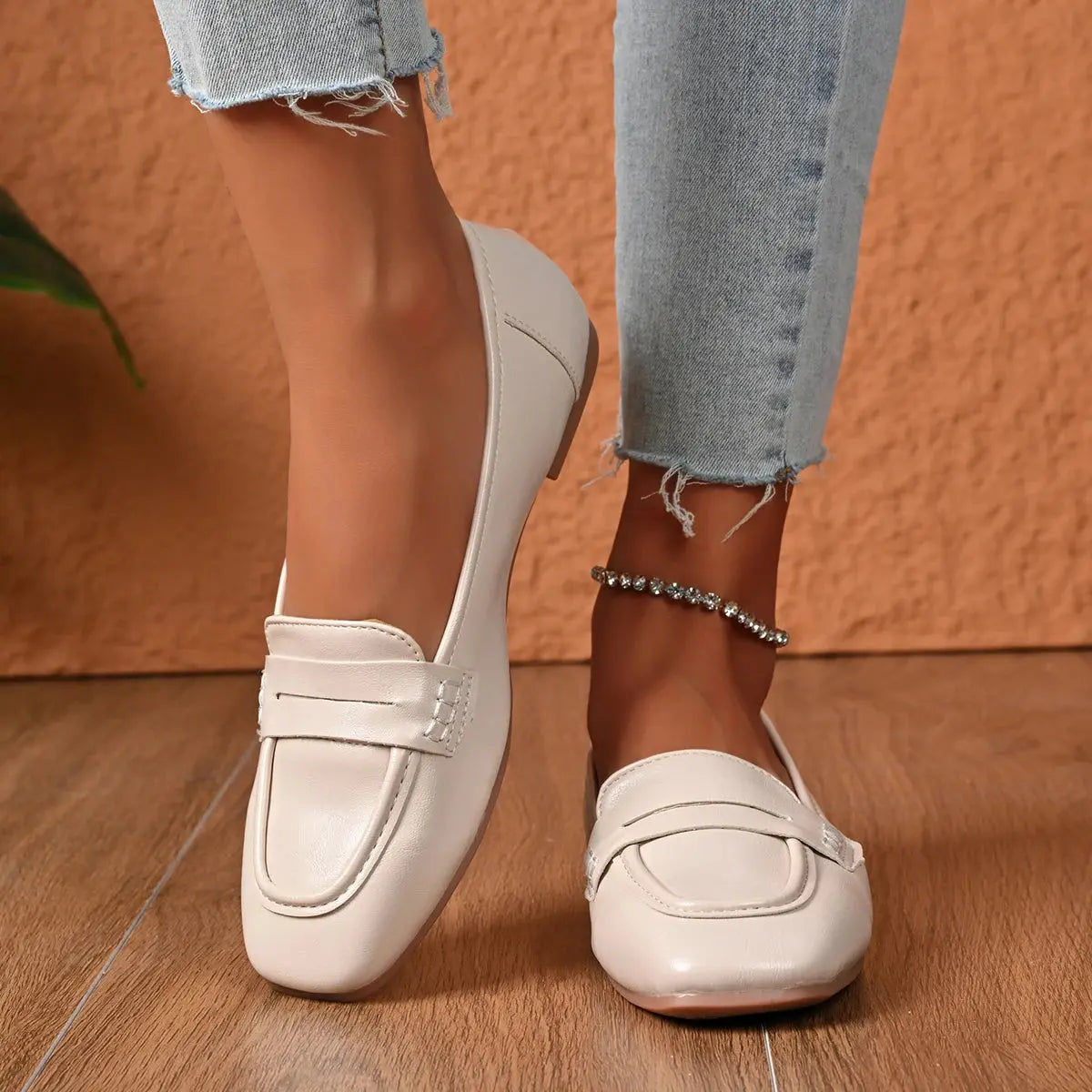 Woman Soft Leather Flat Bottom Single Shoes Women's Low Heel Flats Slip-On Casual Style Home Party Wear round Toe Bean Loafers luxecrown.co.uk