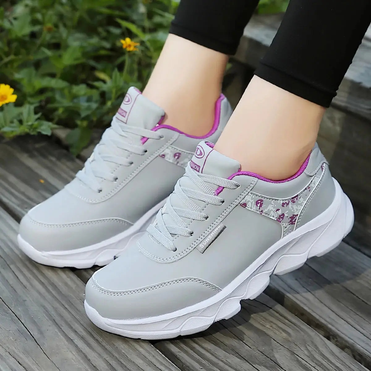 Women's Lightweight Lace-Up Casual Running Shoes, All Season Sneakers for Students Work Travel Outdoor Sports luxecrown.co.uk