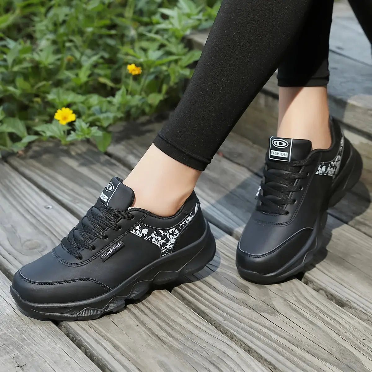 Women's Lightweight Lace-Up Casual Running Shoes, All Season Sneakers for Students Work Travel Outdoor Sports luxecrown.co.uk