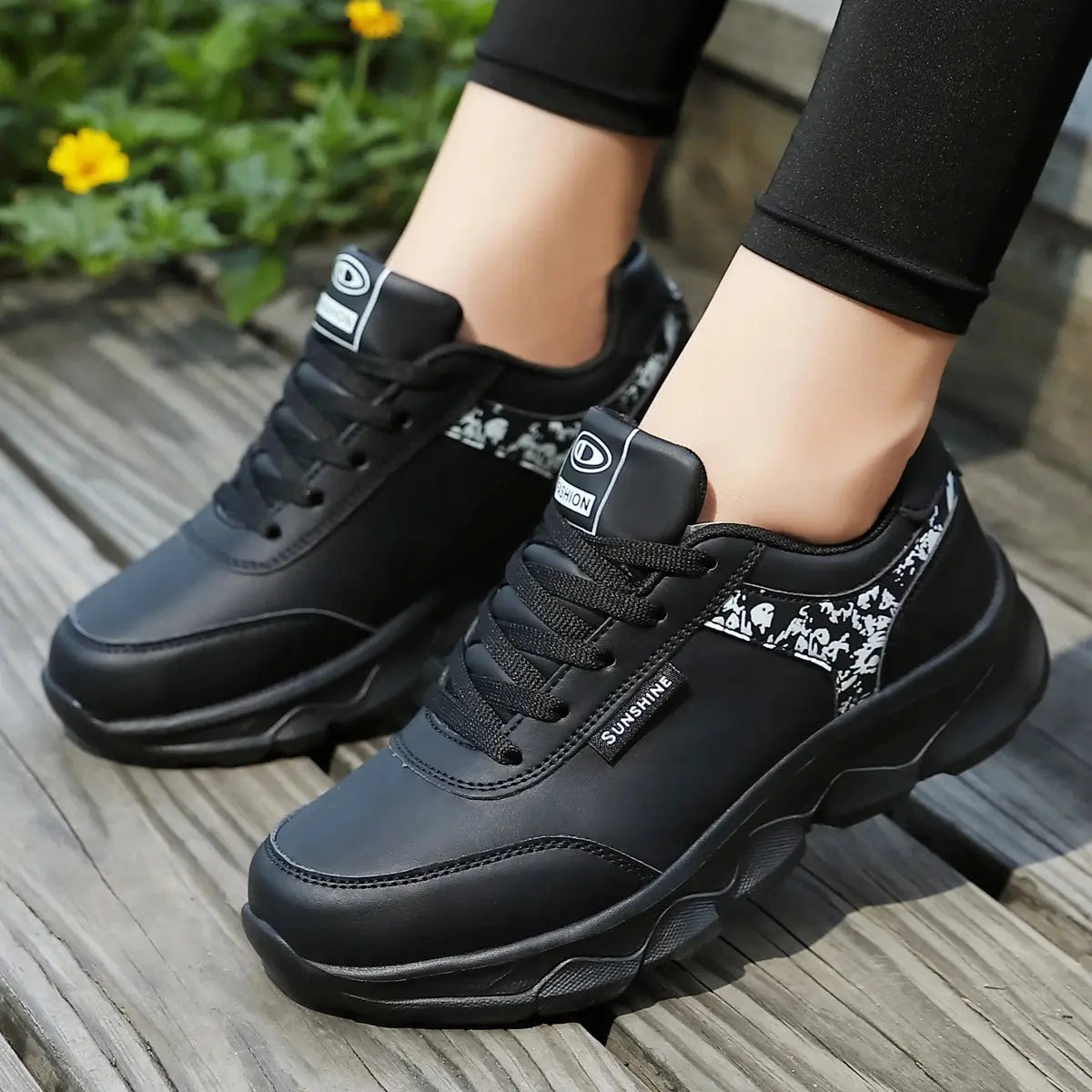 Women's Lightweight Lace-Up Casual Running Shoes, All Season Sneakers for Students Work Travel Outdoor Sports luxecrown.co.uk