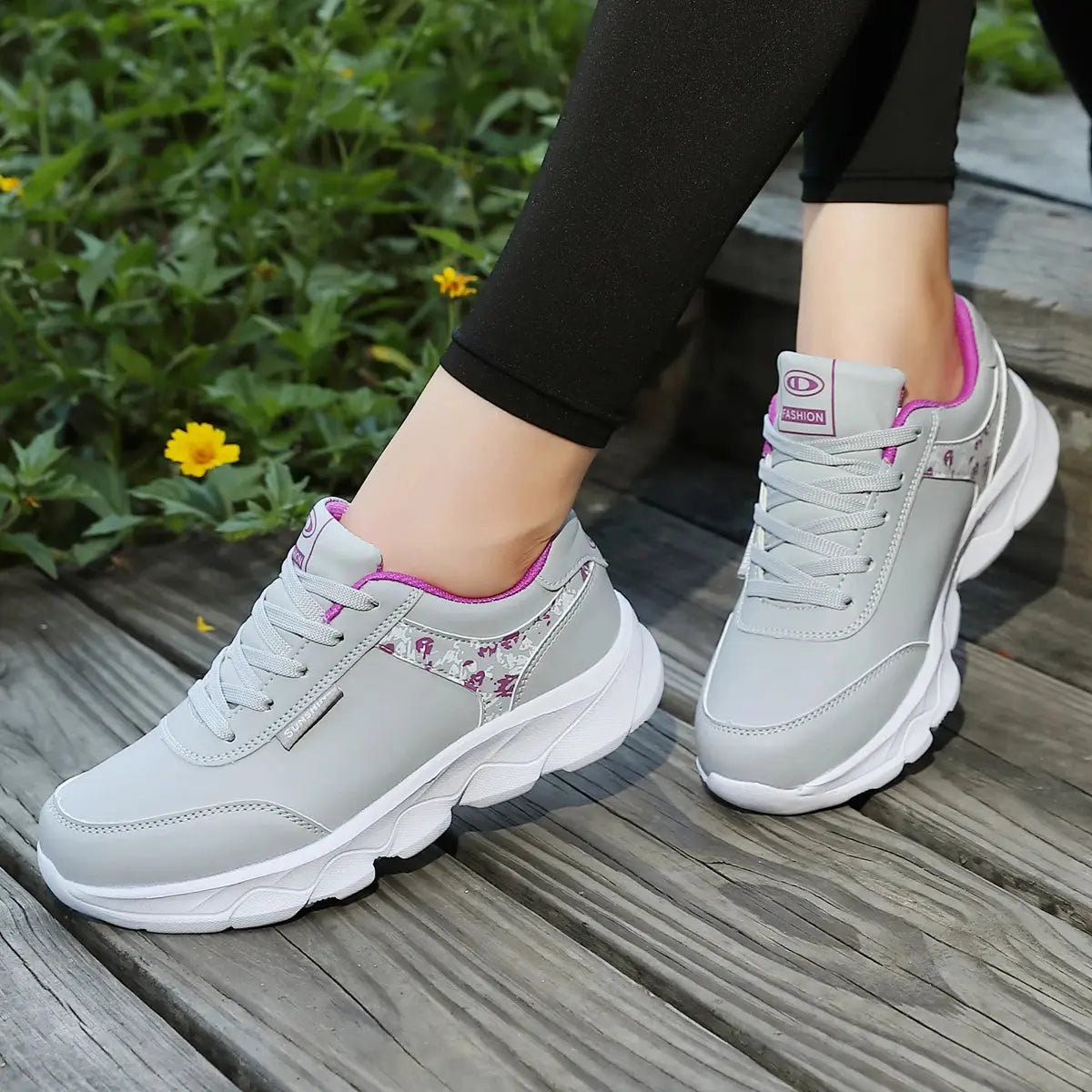 Women's Lightweight Lace-Up Casual Running Shoes, All Season Sneakers for Students Work Travel Outdoor Sports luxecrown.co.uk